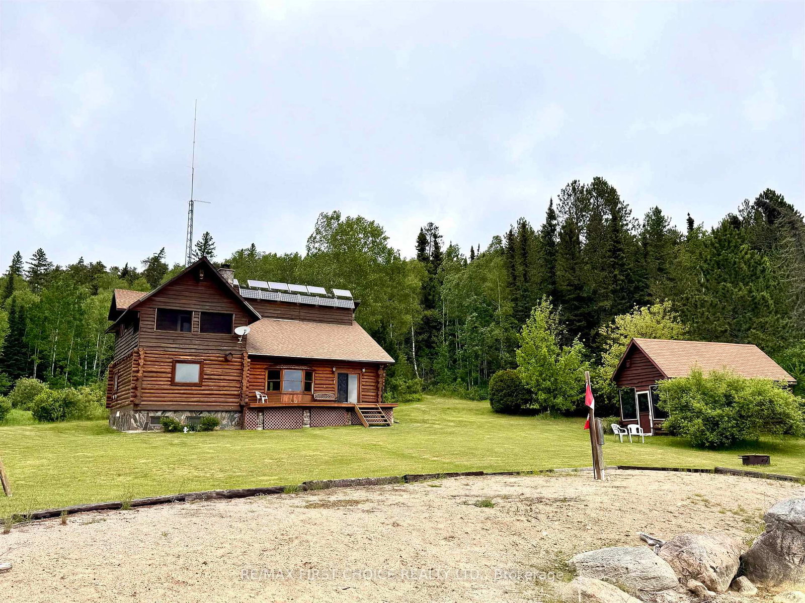 26-cliff-kenora-remote-area-ontario-x13475358