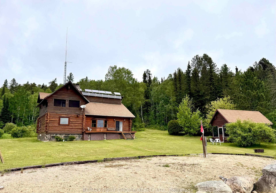 26-cliff-kenora-remote-area-ontario-x13475358