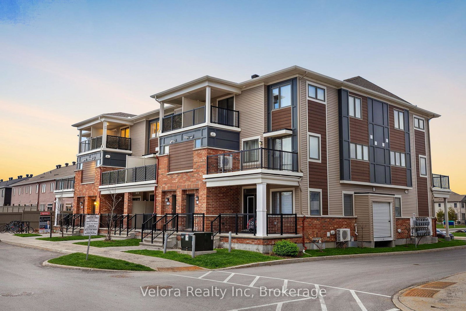 78-lyrid-private-ottawa-ontario-x13475448