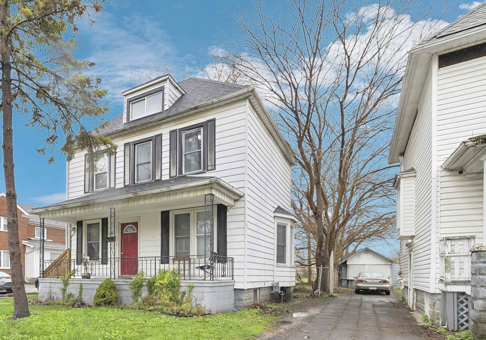 227-bridge-avenue-windsor-ontario-x13475926