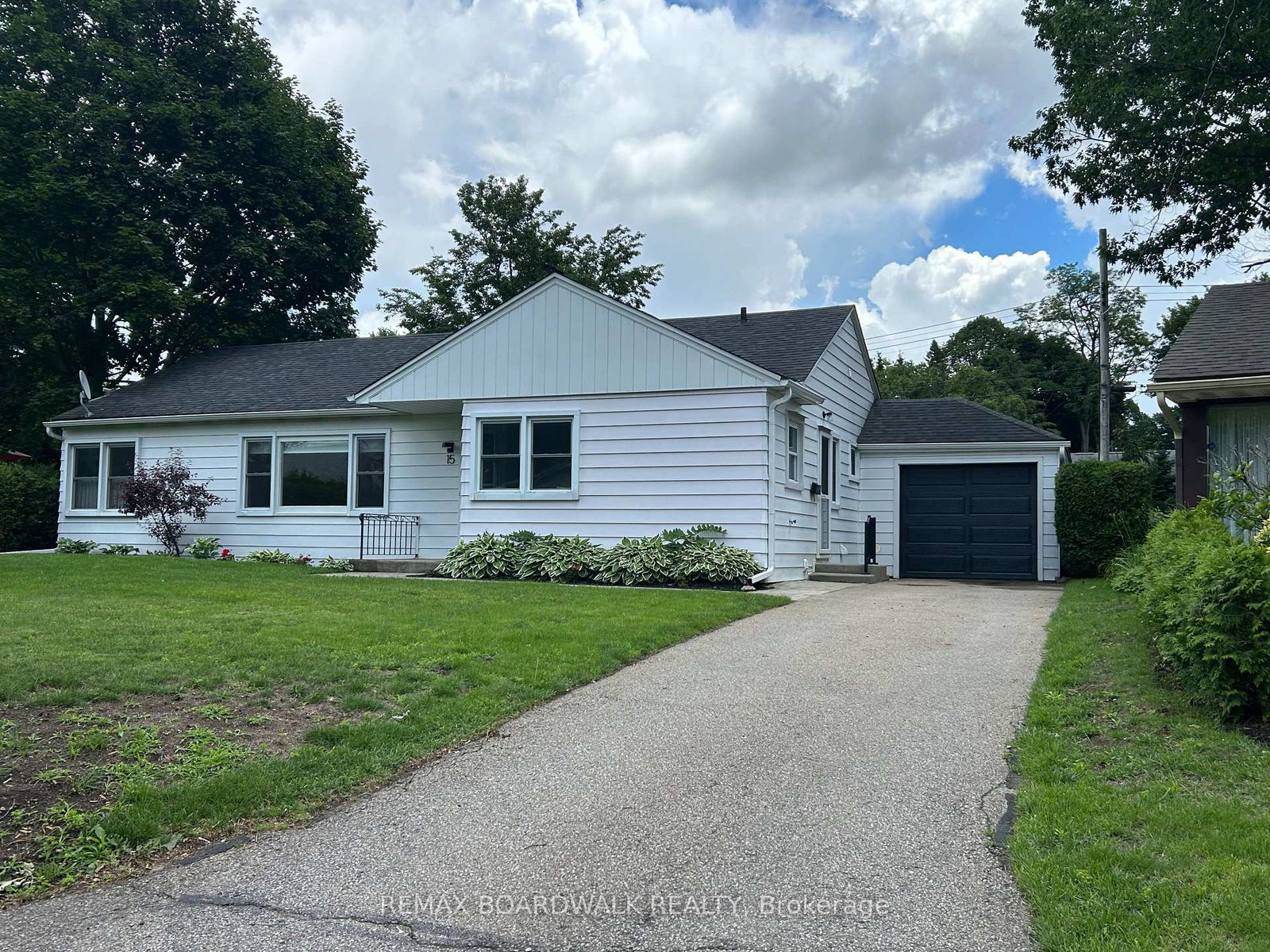 15-butterfield-place-brockville-ontario-x13476014