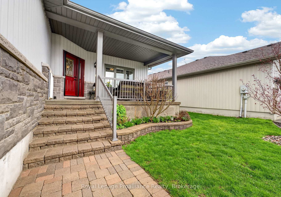 4-merrill-drive-prince-edward-county-ontario-x13476018