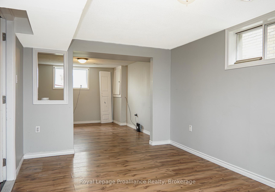 21-pepper-avenue-belleville-ontario-x13476032