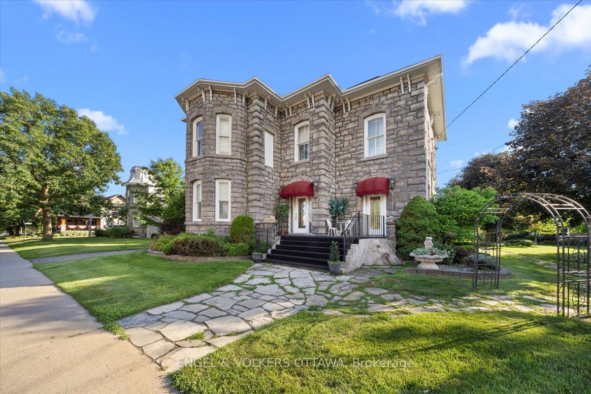 528-st-lawrence-street-north-dundas-ontario-x13476510