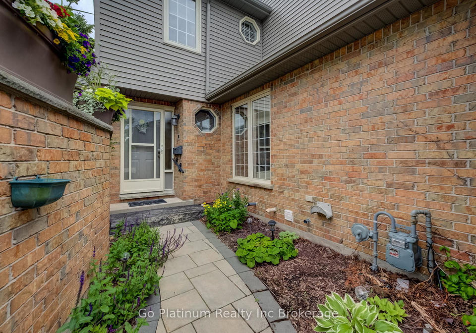 647-lansdowne-avenue-woodstock-ontario-x13477490