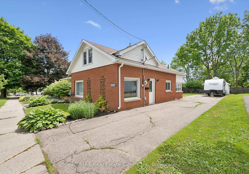 250-st-george-street-e-centre-wellington-ontario-x13477652