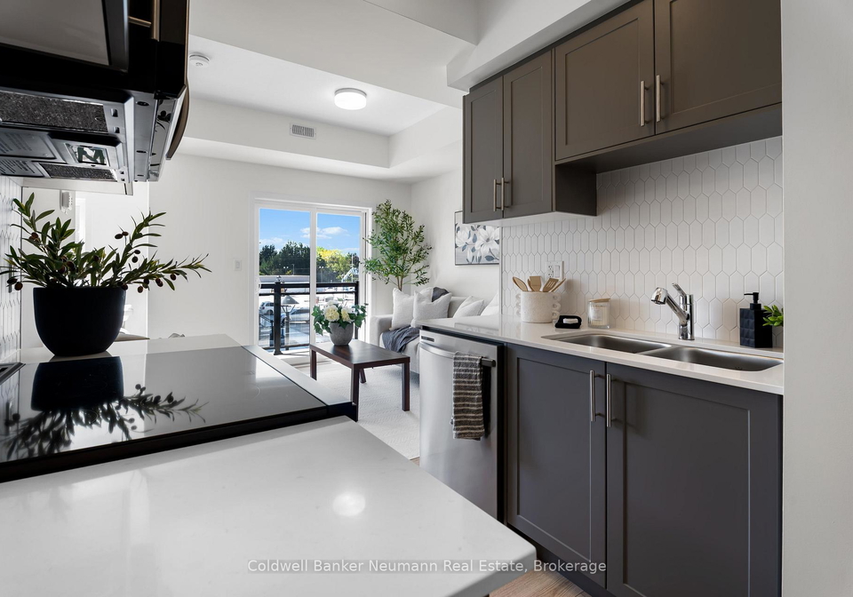 940-st-david-street-n-centre-wellington-ontario-x13477654