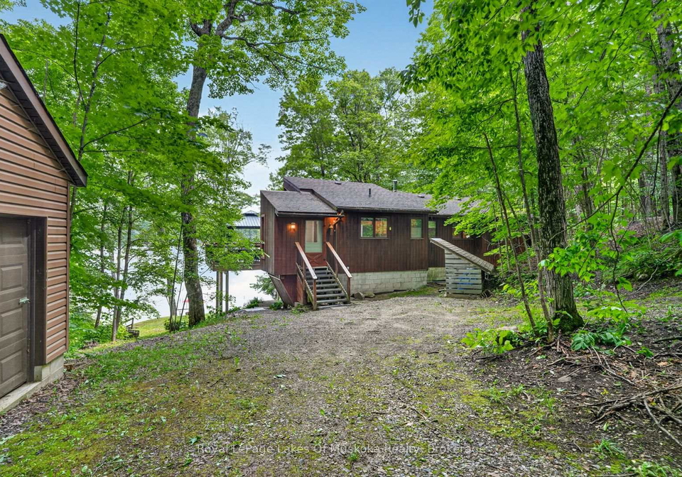 1008-seven-dwarfs-crescent-bracebridge-ontario-x13477816