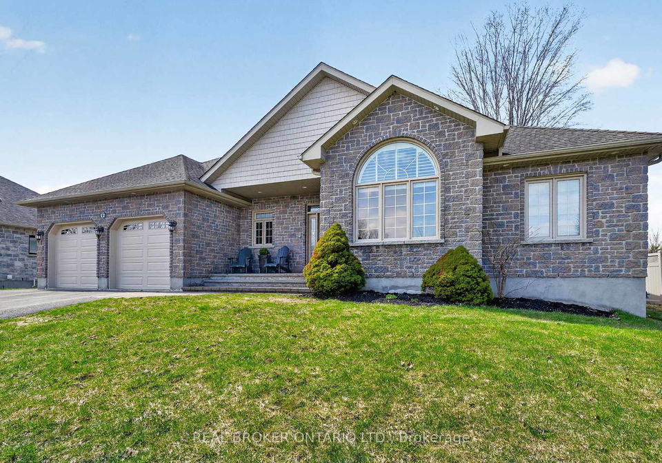 12-penny-lane-south-stormont-ontario-x13478758