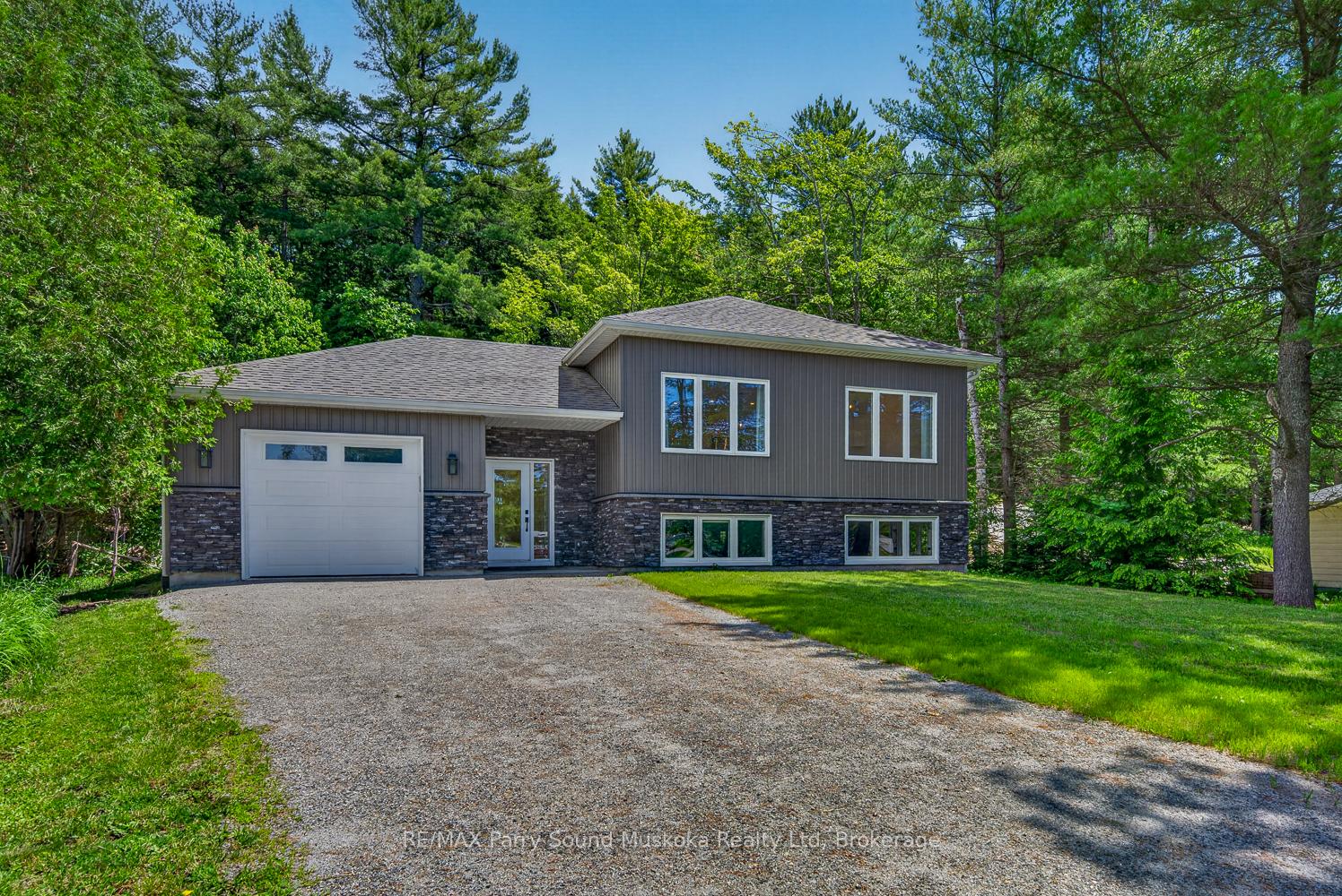 10-glenrock-route-mcdougall-ontario-x13479206