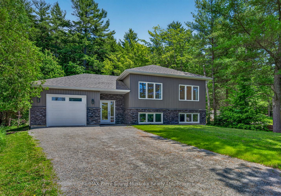 10-glenrock-route-mcdougall-ontario-x13479206