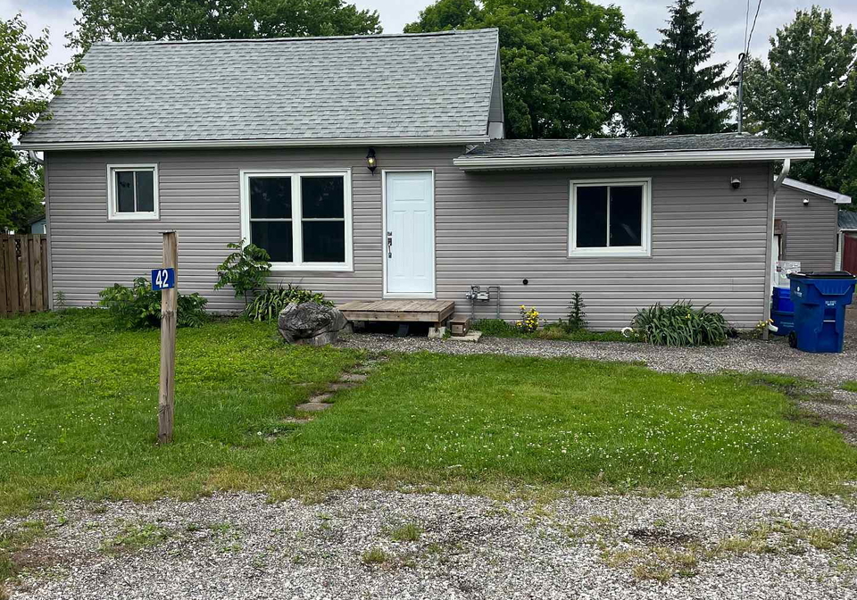 42-broadway-street-newbury-ontario-x13479356