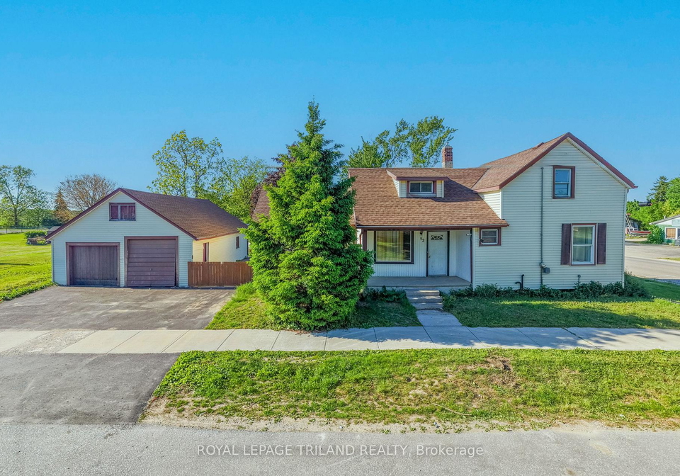 52-nelson-street-lambton-shores-ontario-x13479558