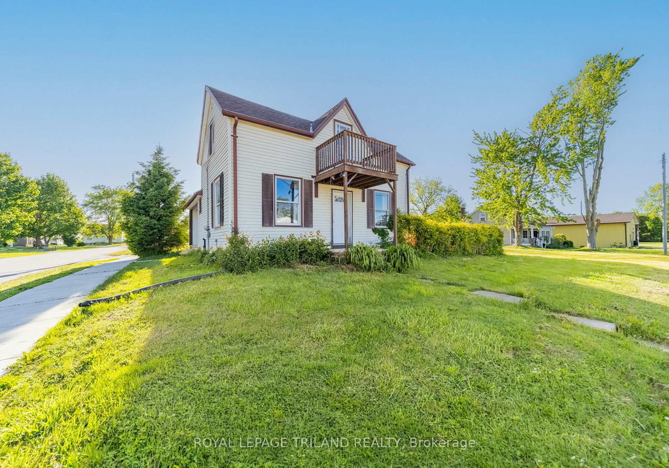 52-nelson-street-lambton-shores-ontario-x13479558
