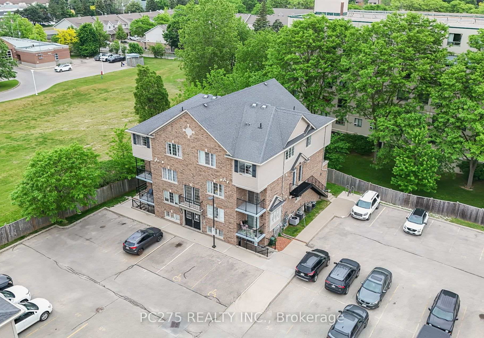 12-holborn-drive-kitchener-ontario-x13479736