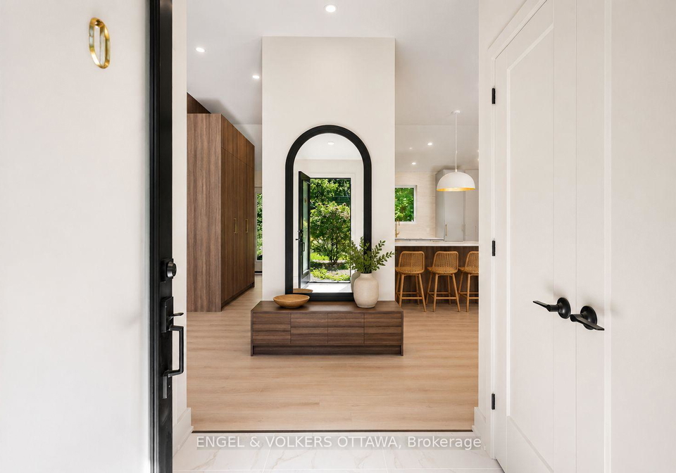 1-amberly-place-ottawa-ontario-x13479888
