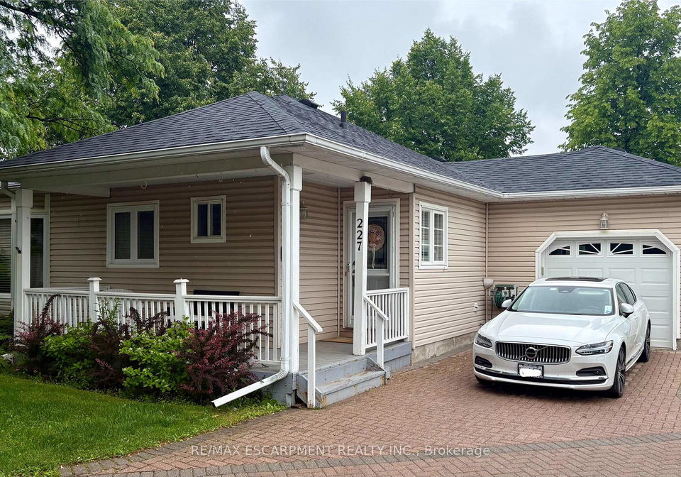 227-silverbirch-boulevard-hamilton-ontario-x13479920