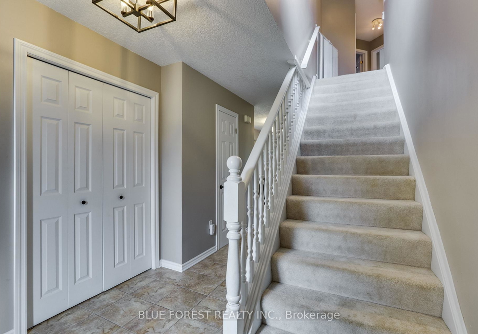 1100-baseline-road-s-london-south-ontario-x13480128