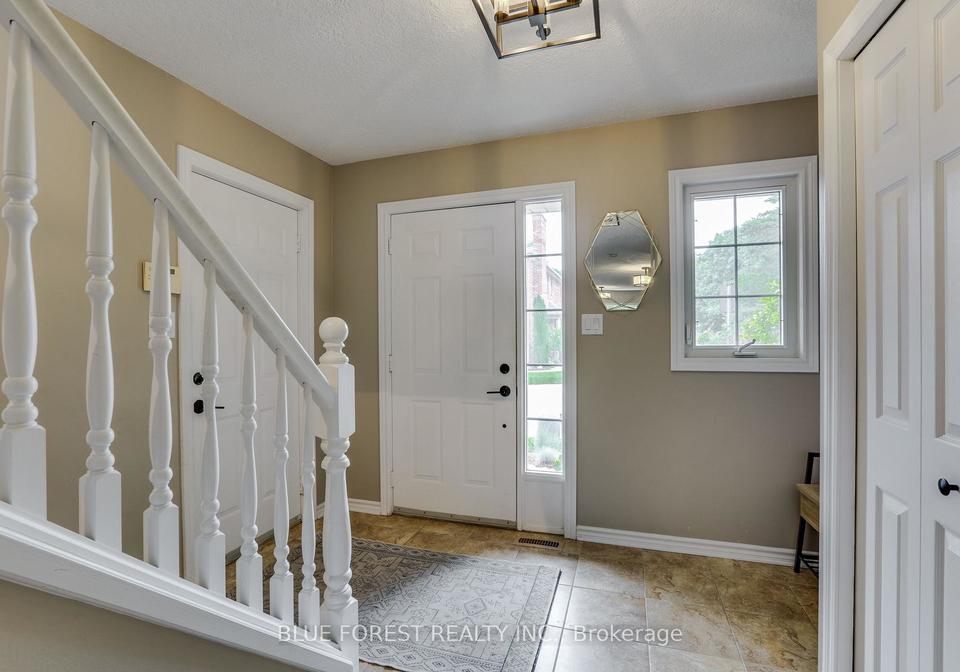 1100-baseline-road-s-london-south-ontario-x13480128