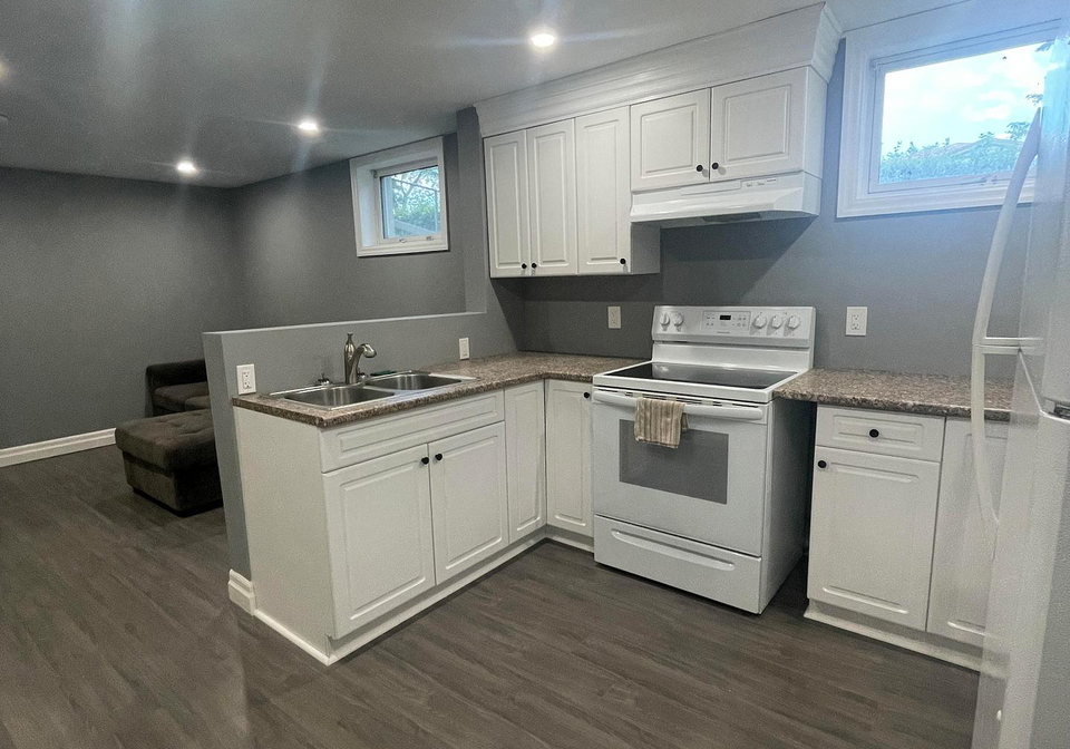 1-joyce-place-guelph-ontario-x13480556