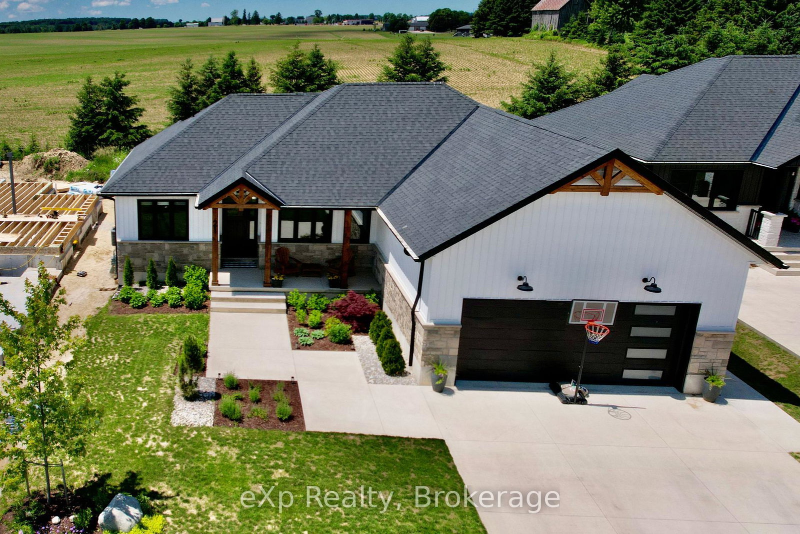 21-devinwood-avenue-brockton-ontario-x13480576