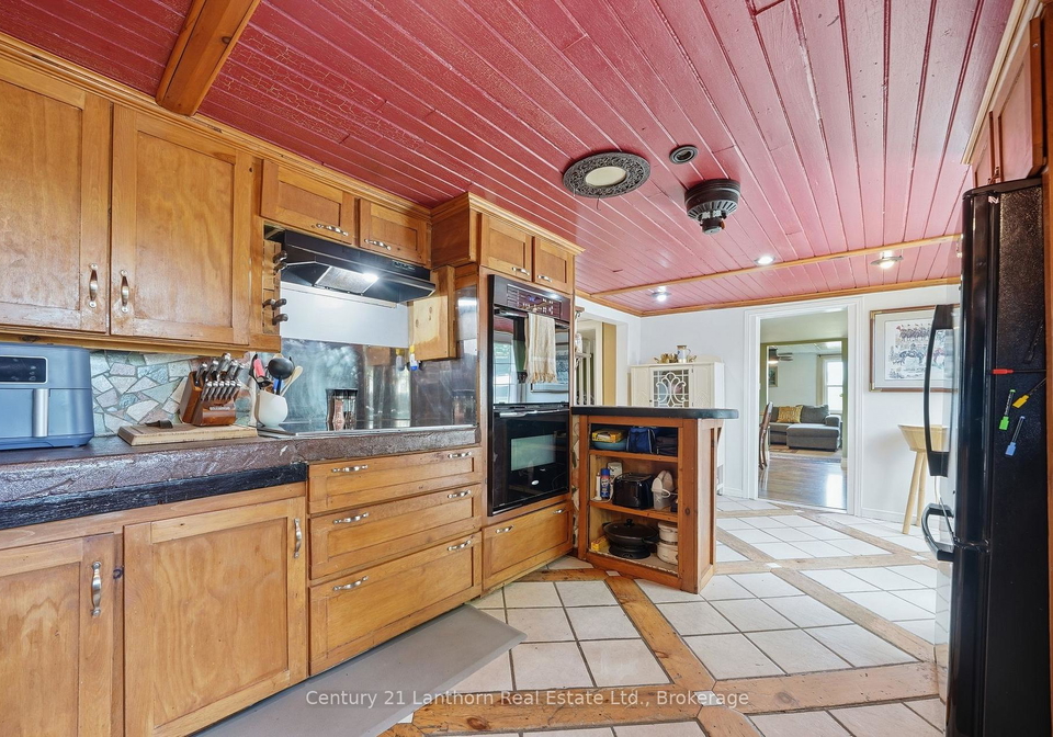 1247-county-7-road-prince-edward-county-ontario-x13480588