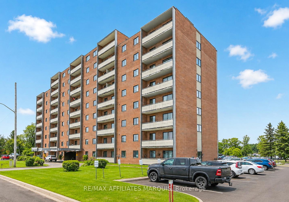 41-sunset-boulevard-perth-ontario-x13480652