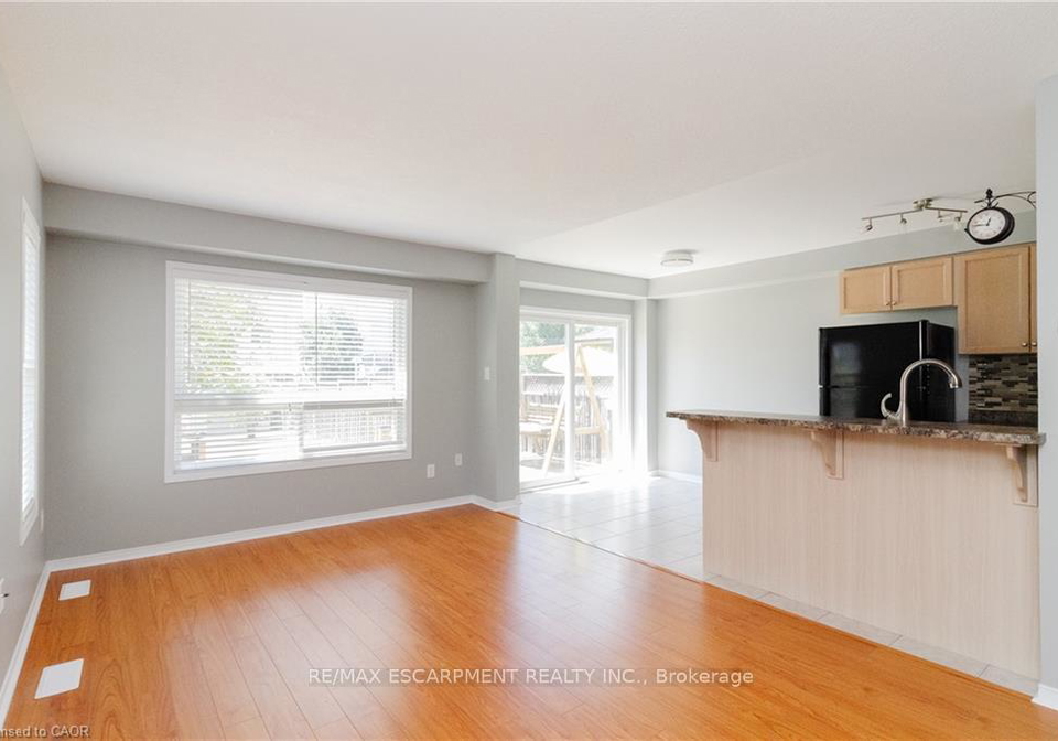 137-windwood-drive-hamilton-ontario-x13480716