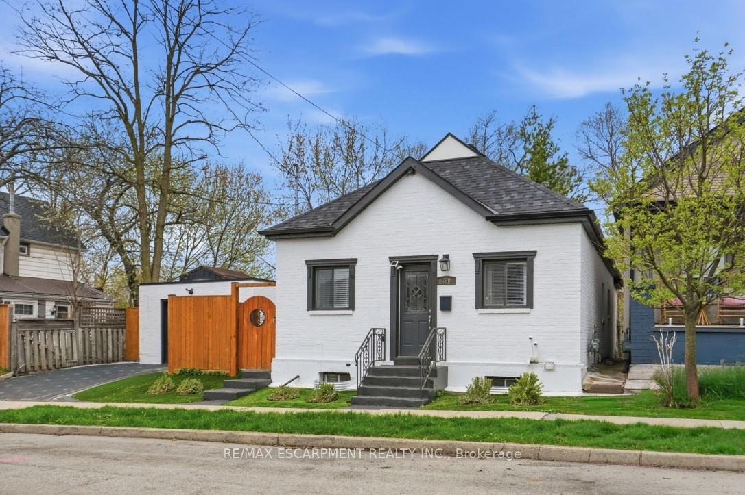 390-hunter-street-w-hamilton-ontario-x13481590