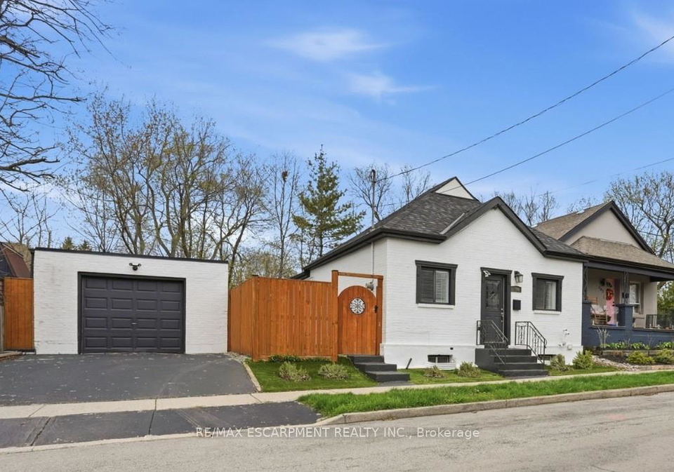 390-hunter-street-w-hamilton-ontario-x13481590