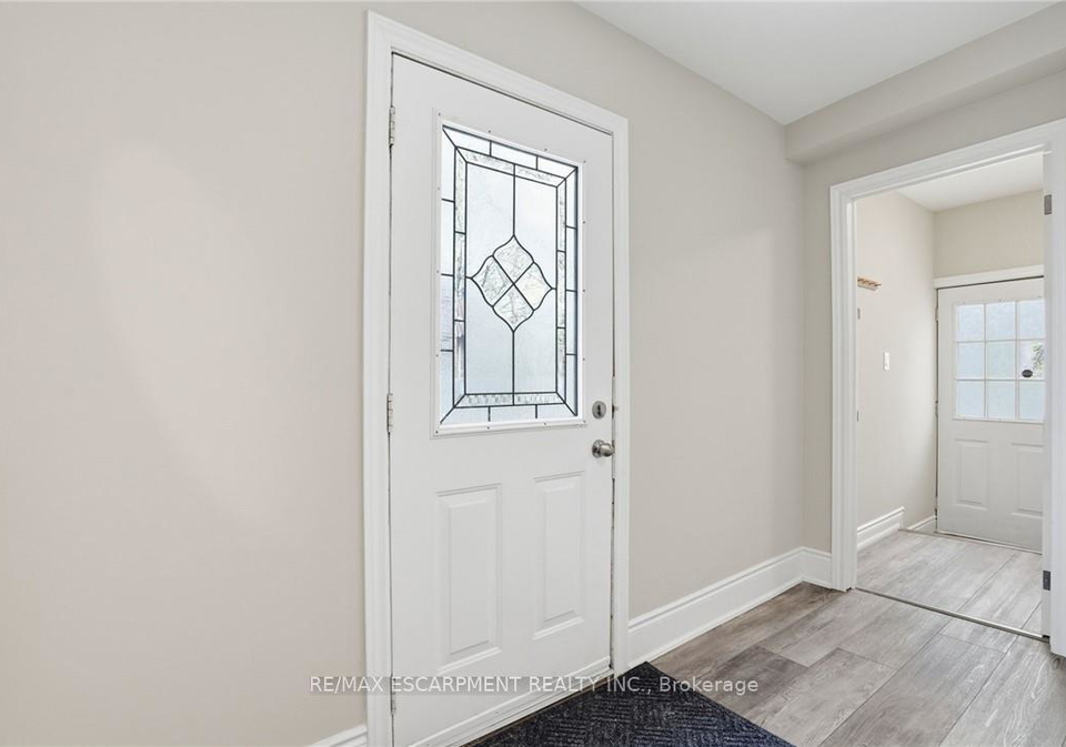 390-hunter-street-w-hamilton-ontario-x13481590