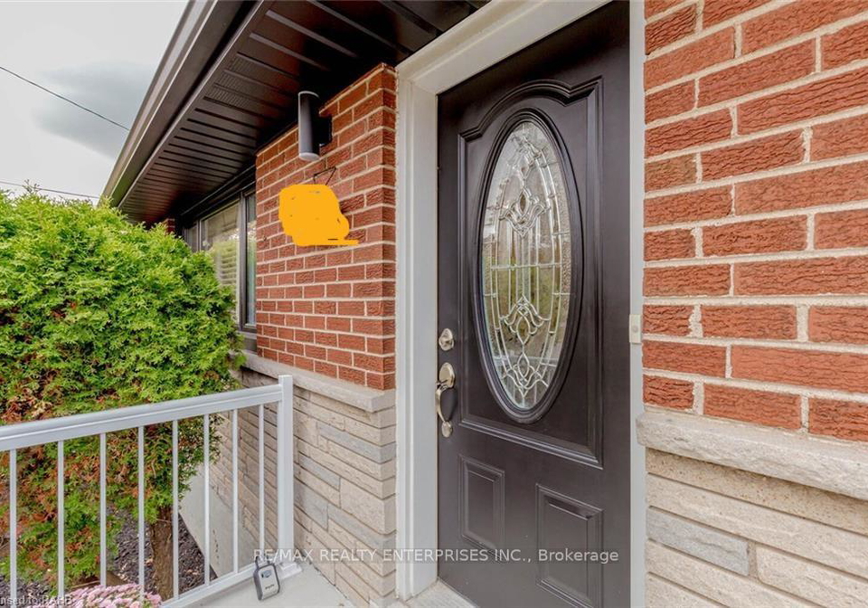 128-clarendon-avenue-hamilton-ontario-x13481738