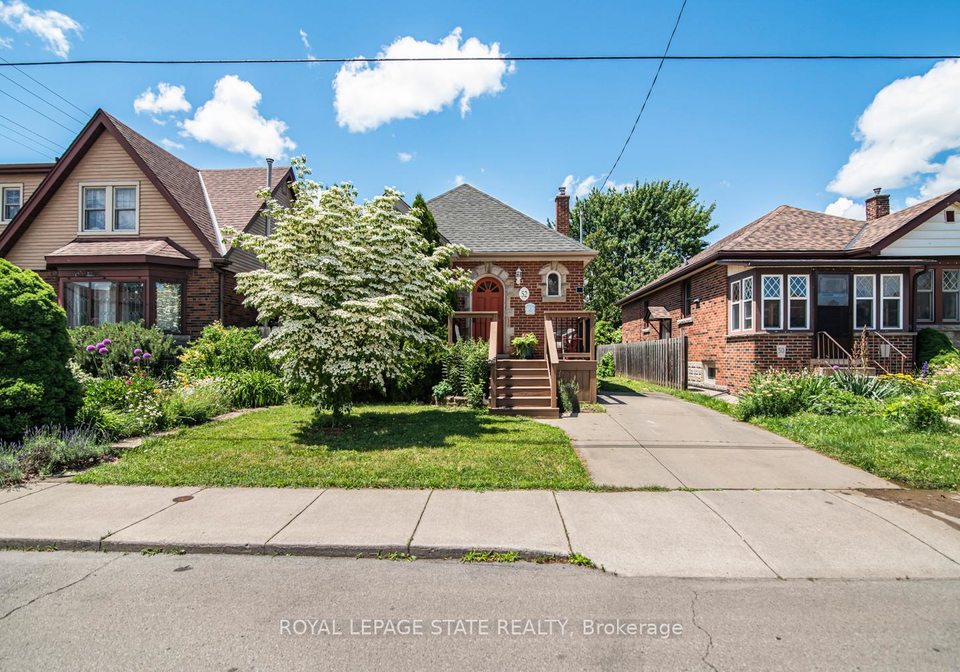 52-cameron-avenue-s-hamilton-ontario-x13481918
