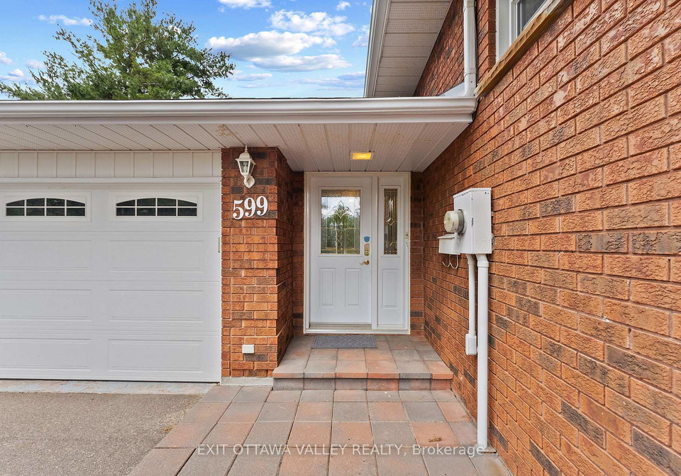 599-hillside-avenue-pembroke-ontario-x13481964
