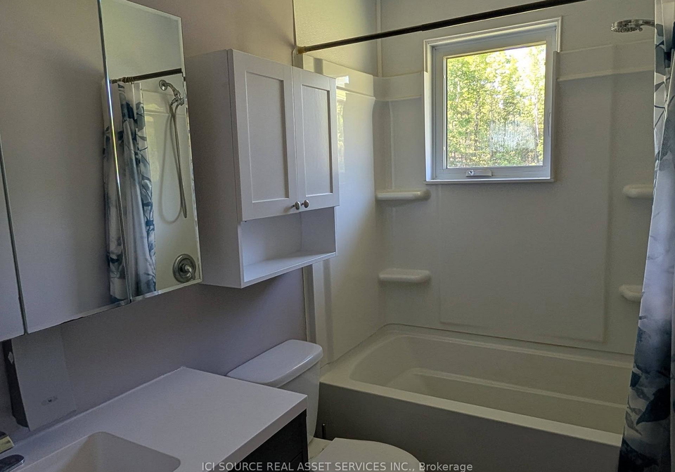 2416-hwy-542-central-manitoulin-ontario-x13482354