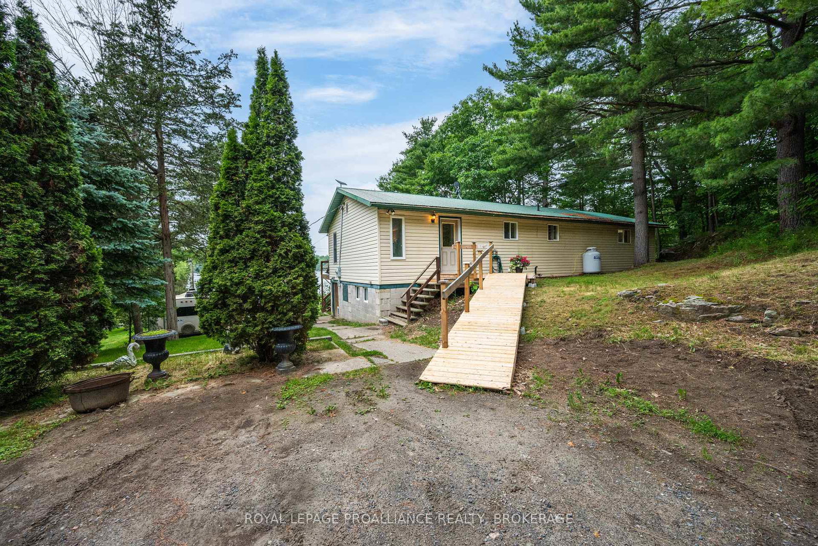 134-black-rapids-road-leeds-and-the-thousand-islands-ontario-x13482876