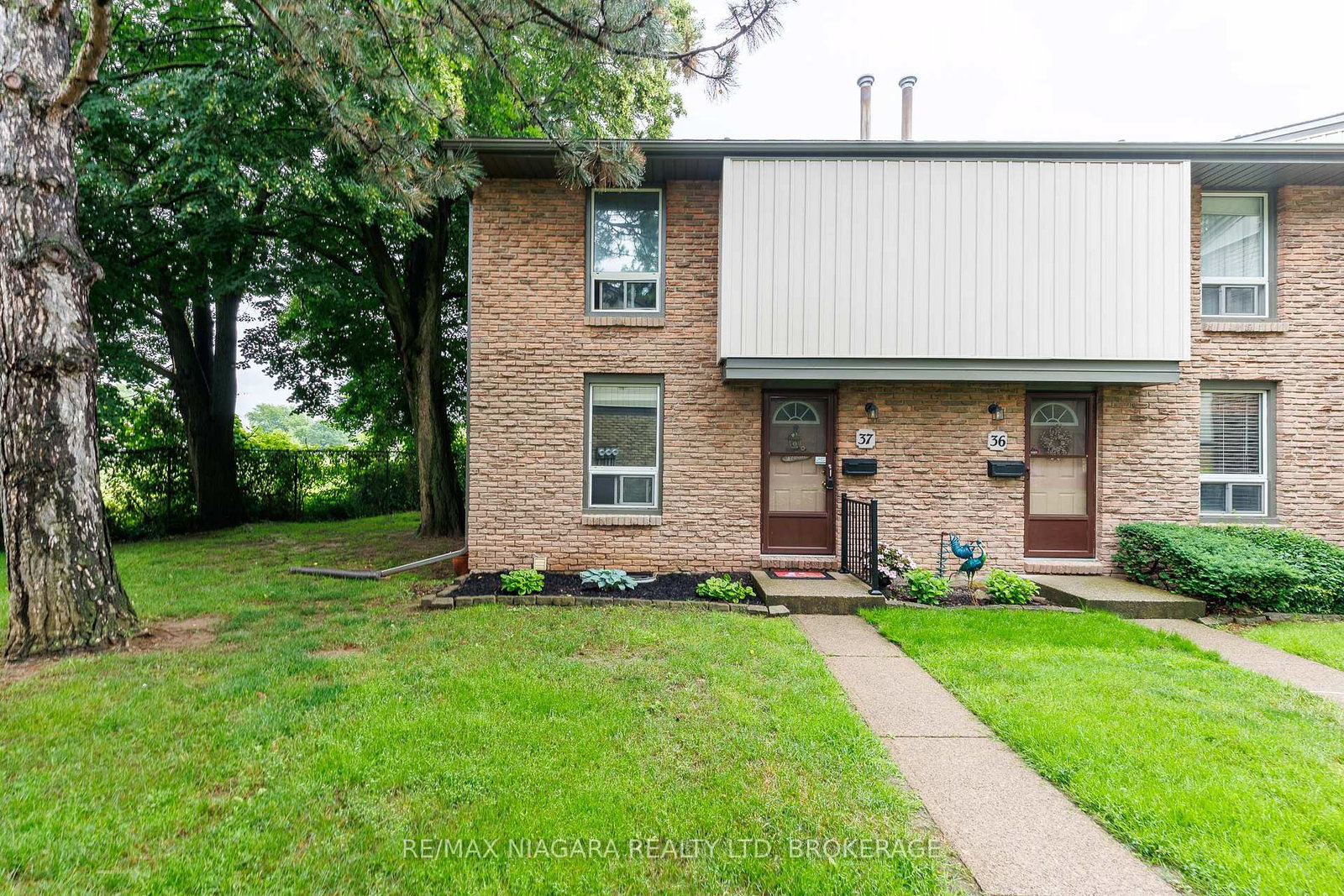 302-vine-street-st-catharines-ontario-x13482954