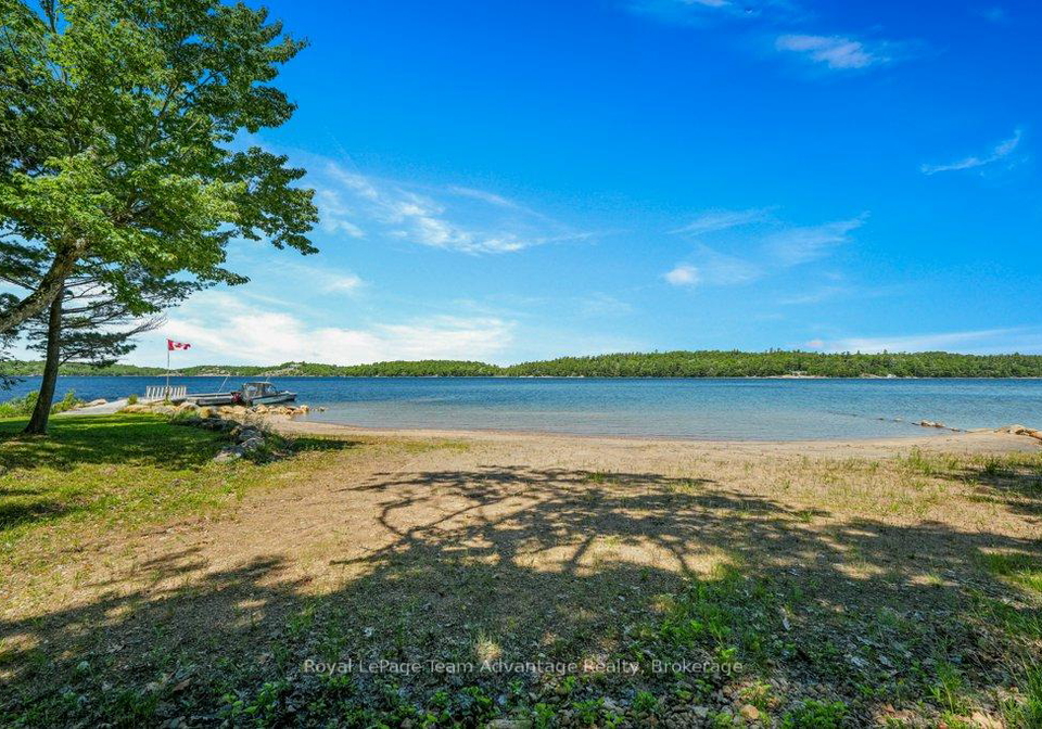25-island-20c-carling-ontario-x13483332
