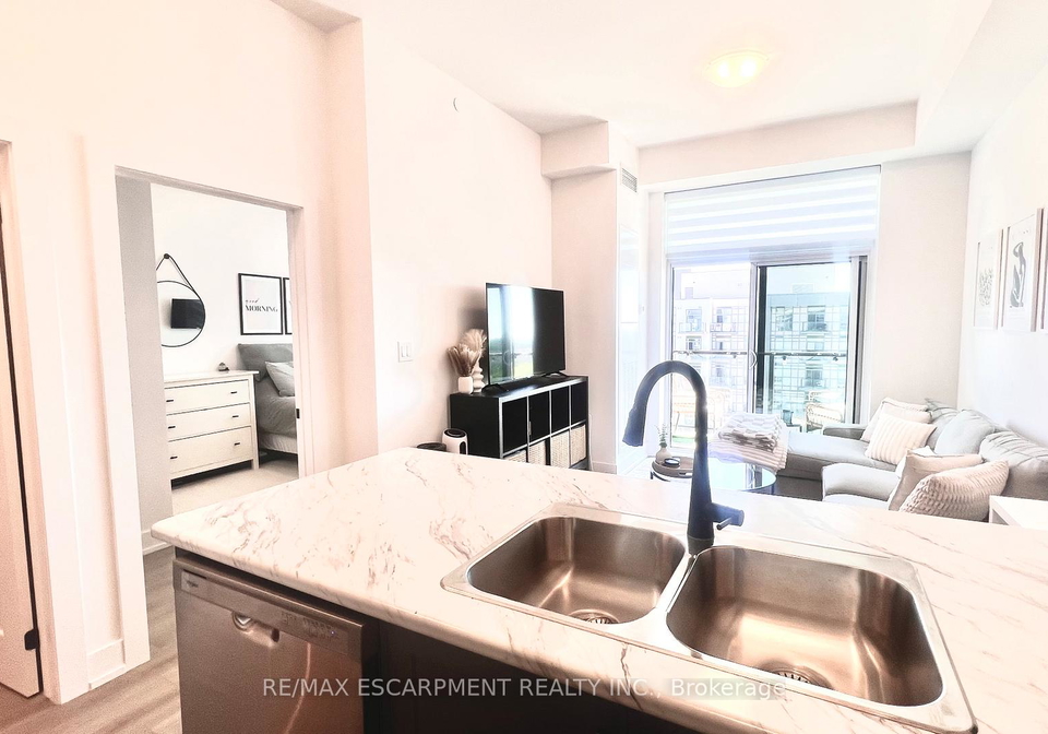 460-dundas-street-e-hamilton-ontario-x13483466