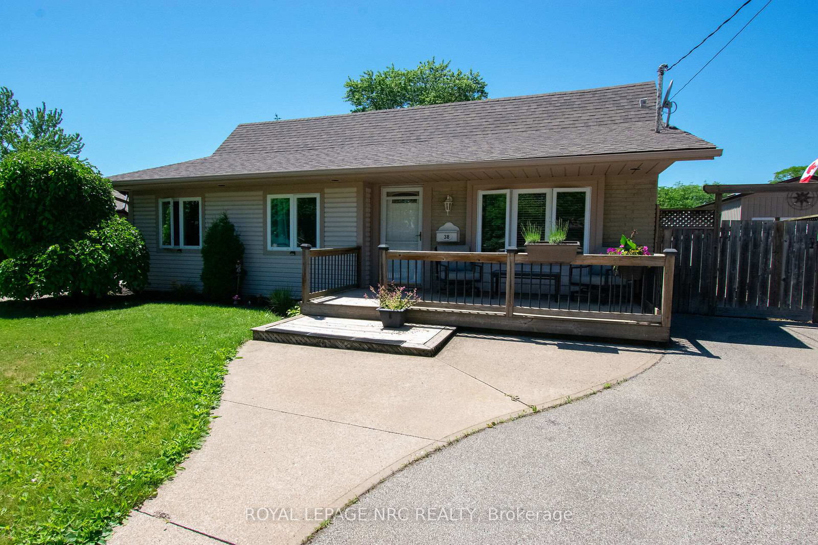 38-carriage-road-st-catharines-ontario-x13483552