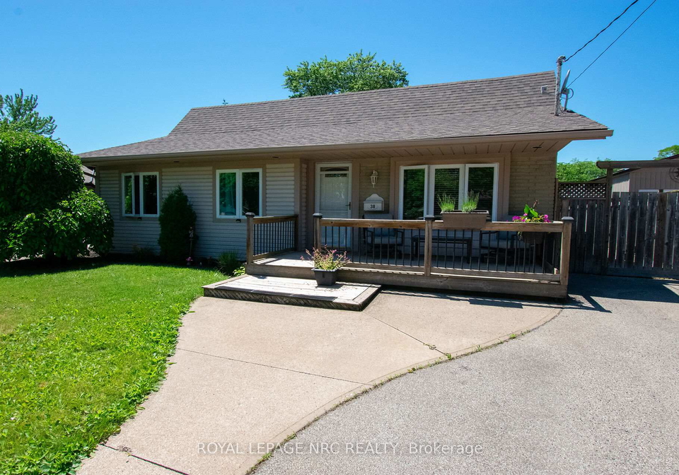38-carriage-road-st-catharines-ontario-x13483552