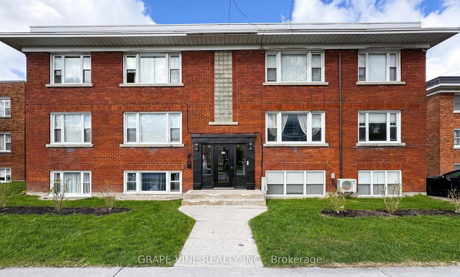 824-kirkwood-avenue-ottawa-ontario-x13483634
