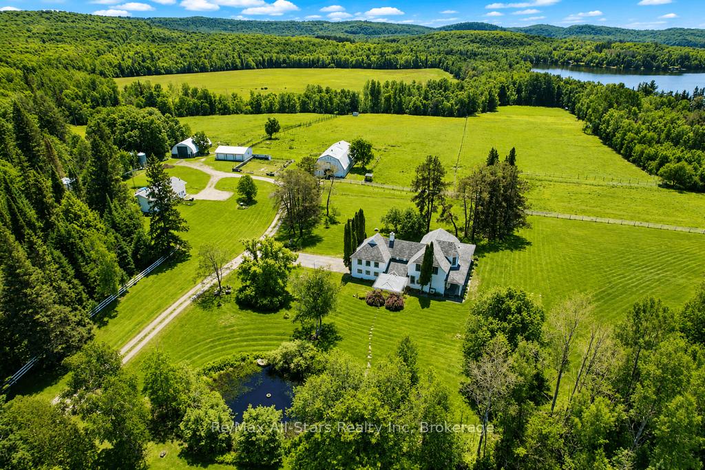 2383-60-highway-lake-of-bays-ontario-x13483898