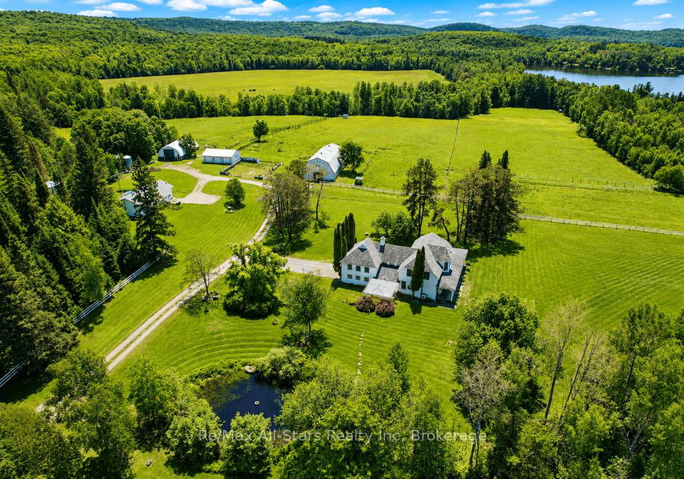 2383-60-highway-lake-of-bays-ontario-x13483898
