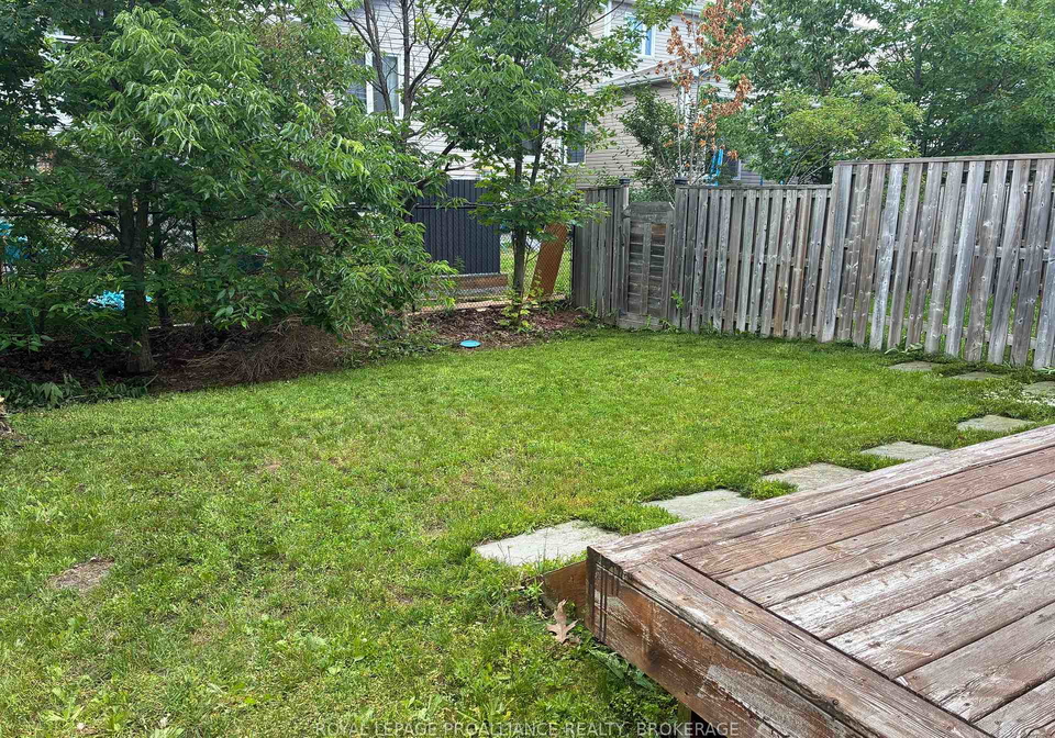 1571-crimson-crescent-kingston-ontario-x13484000