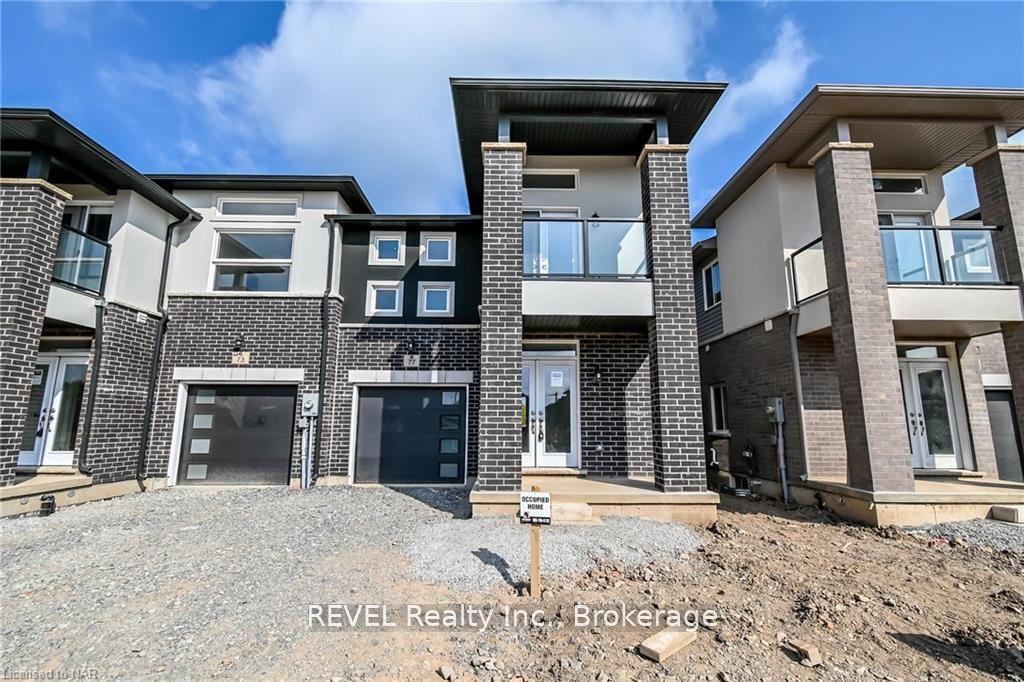 77-renfrew-trail-welland-ontario-x13484022