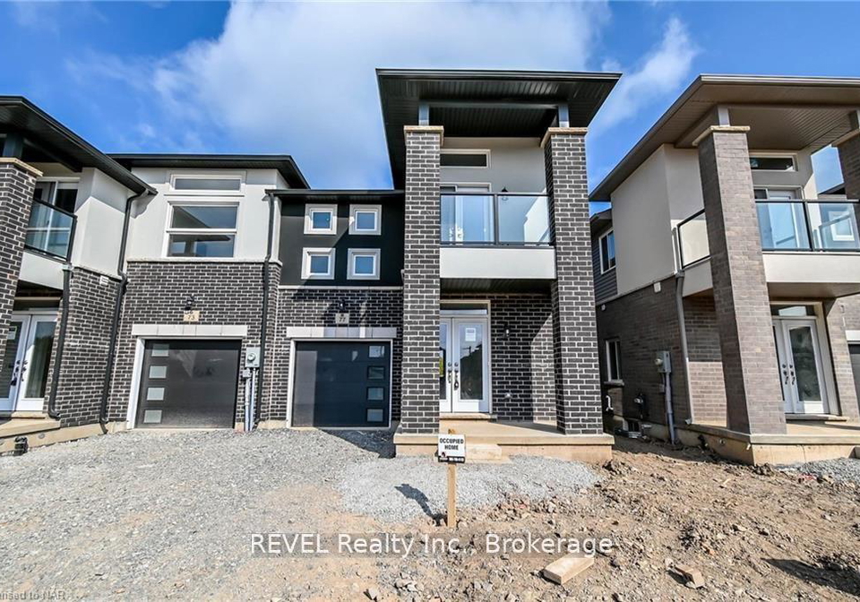 77-renfrew-trail-welland-ontario-x13484022
