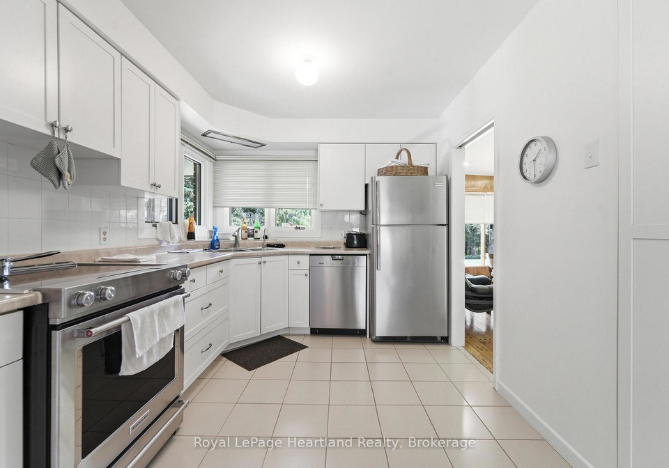 81833-london-road-central-huron-ontario-x13484044