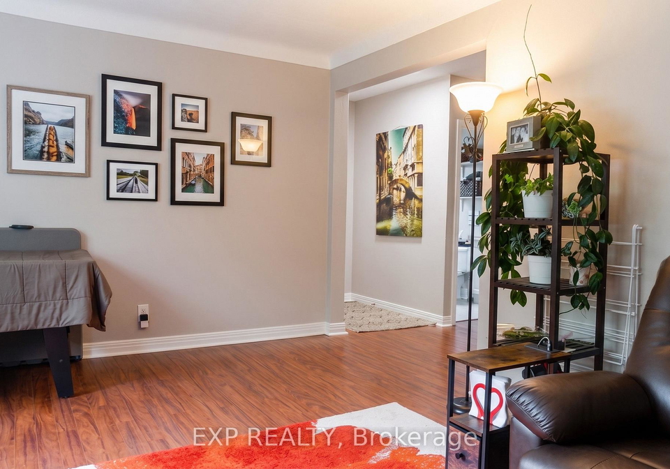 42-lavergne-street-ottawa-ontario-x13484240