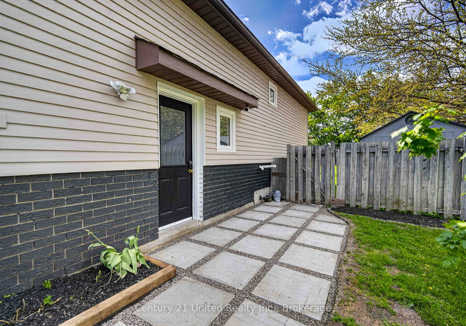 1255-huntington-circle-peterborough-ontario-x13484806